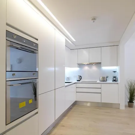 Feels Like Saldanha Luxurious Flat For Two Lisbon